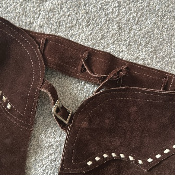 Fringed Brown Women's Chaps - Picture 6 of 12